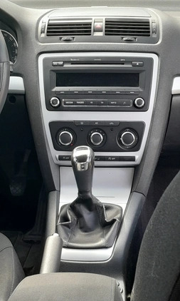 Skoda Octavia cena 16000 przebieg: 280000, rok produkcji 2011 z Płock małe 56